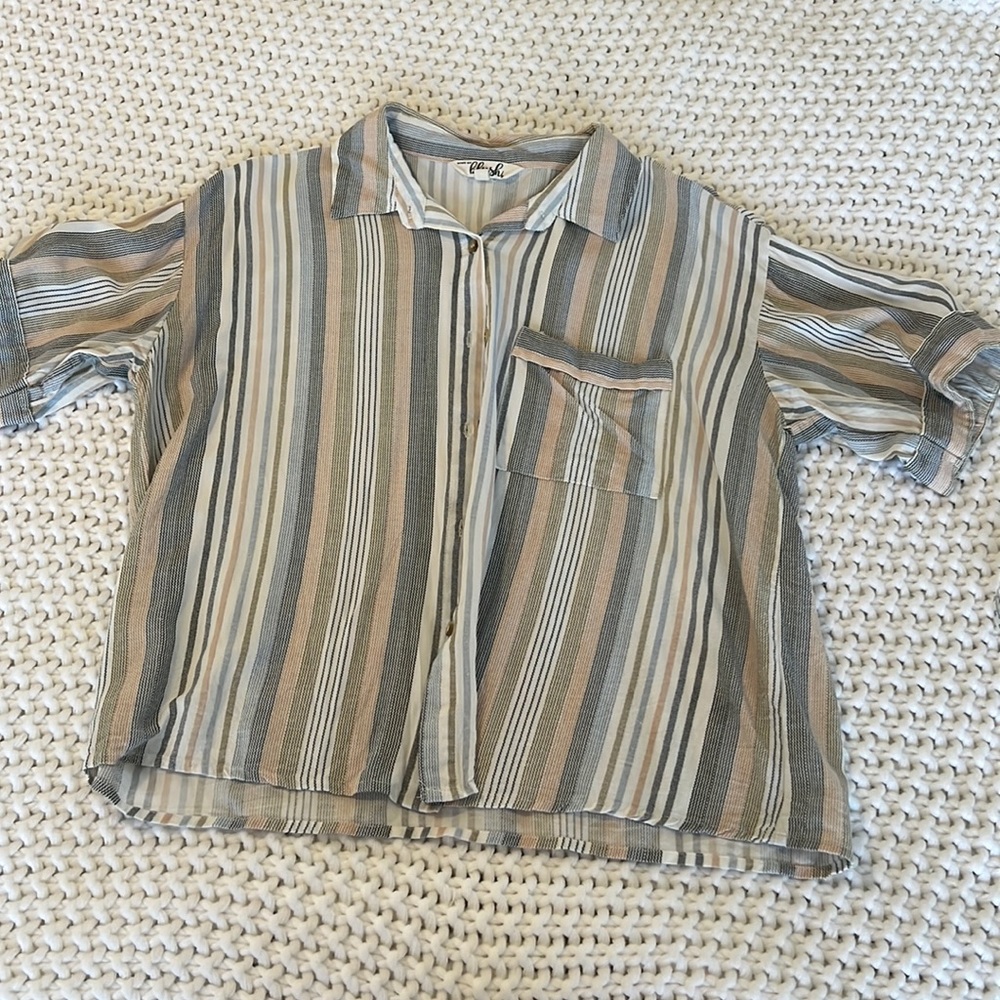 Hint of Blush button up
